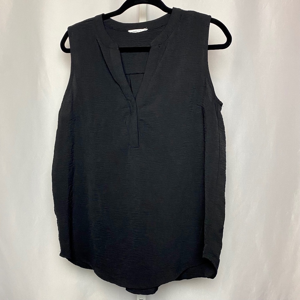 Timing Womenสปs Black Sleeveless Split Neckline Blouse Size Large
